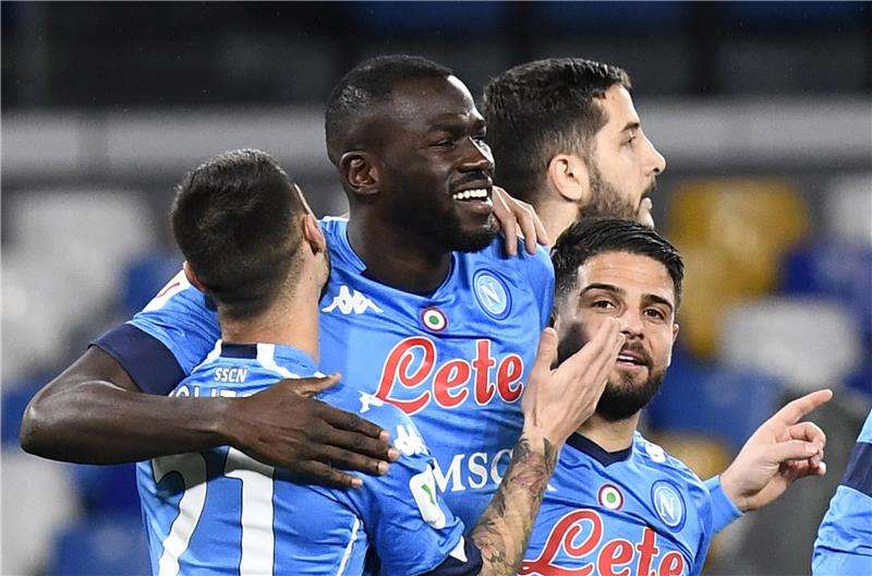 فرحة لاعبي نابولي 