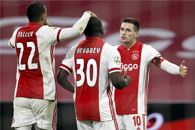 فرحة لاعبي أياكس