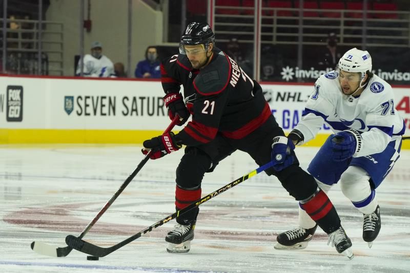 2021-01-29t011641z_282536888_mt1usatoday15495680_rtrmadp_3_nhl-tampa-bay-lightning-at-carolina-hurricanes_reuters