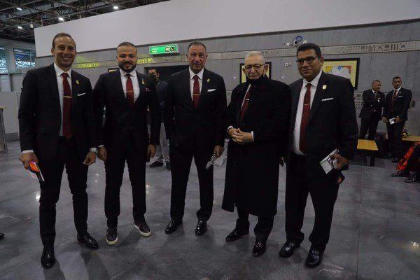 الخطيب ومسؤولي الأهلي