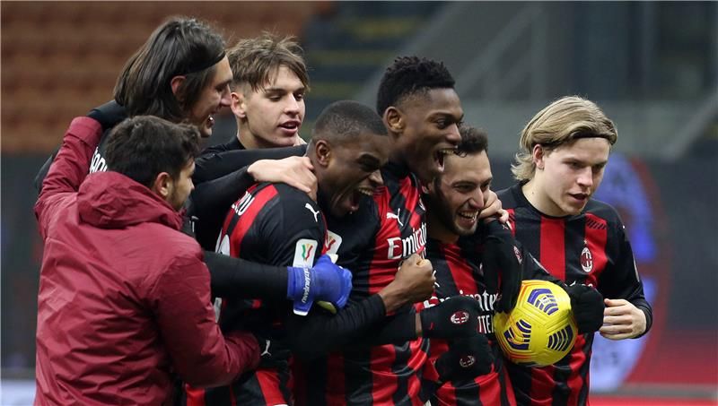 لاعبو ميلان