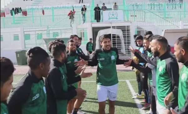 زملاء بن حمودة يرحبون بعودته