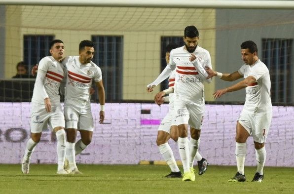 بن شرقي مع لاعبي الزمالك