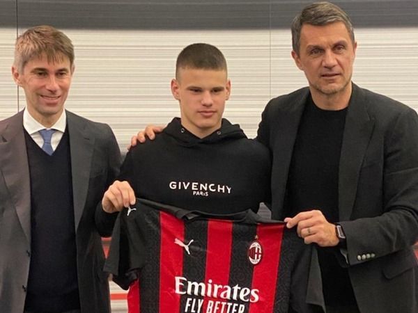 ميلوس كيركيز