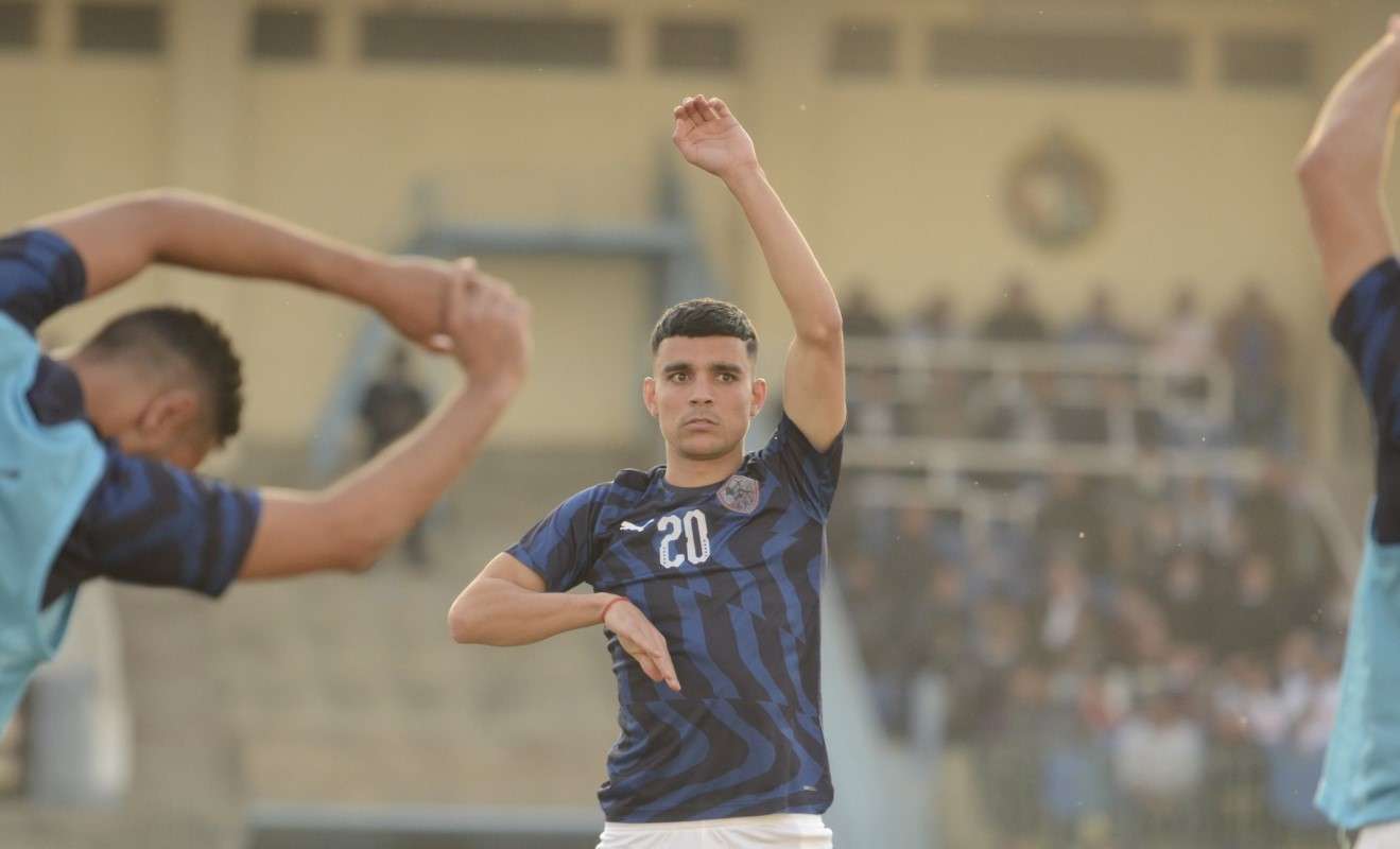 أشرف بن شرقي أثناء الإحماء