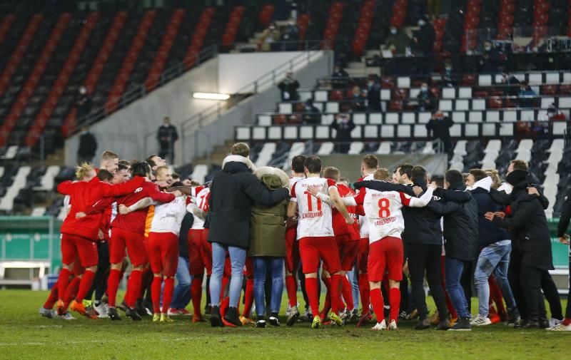 لاعبو روت فايس إيسن