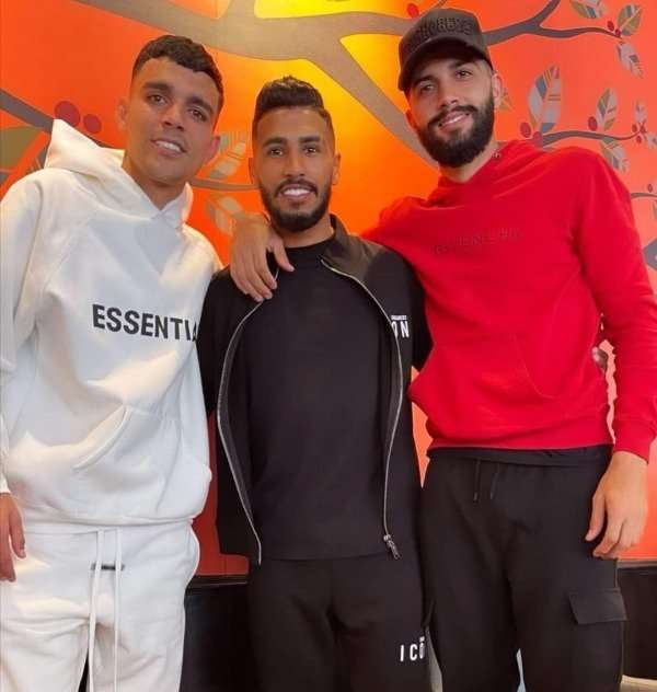 أوناجم مع ساسي وبن شرقي