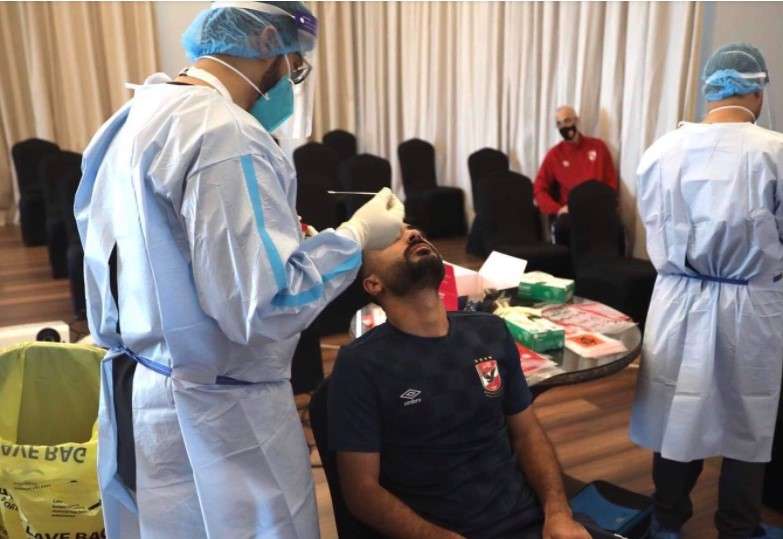 جانب من فحوصات كورونا للفريق